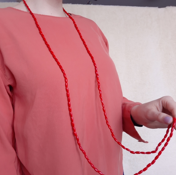 Red beaded necklace - Picture 3 of 8